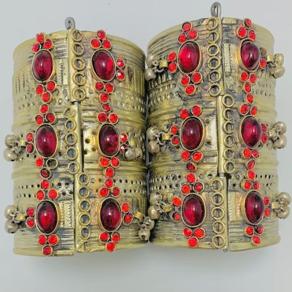 Single Handmade Kuchi Cuff Bracelet: Afghan Red Stone Tribal Jewelry - Picture 3 of 14